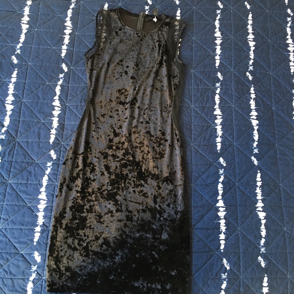 Bundle of 6 dresses - Picture 3 of 8